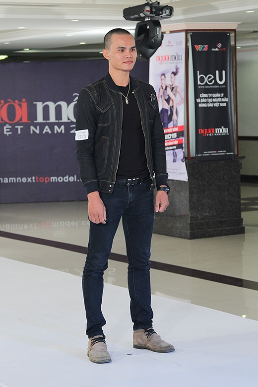 
	
	Bùi Trung Hiếu từng lọt vào Top 20 của vòng sơ tuyển Vietnam’s Next Top Model 2014 tại TP.HCM và có khá nhiều kinh nghiệm hoạt động trong nghề người mẫu trước đó.